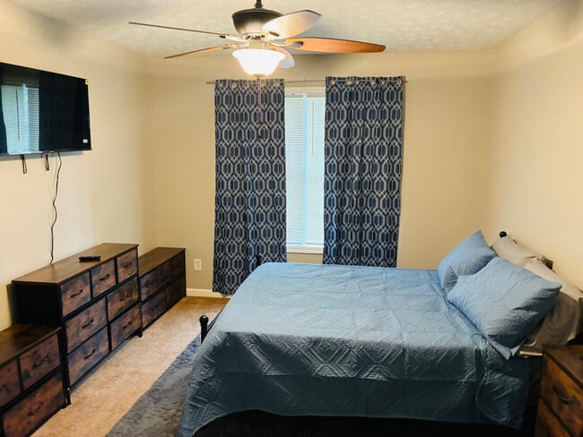 1098 Deshon Trail in Lithonia, GA - Building Photo - Building Photo