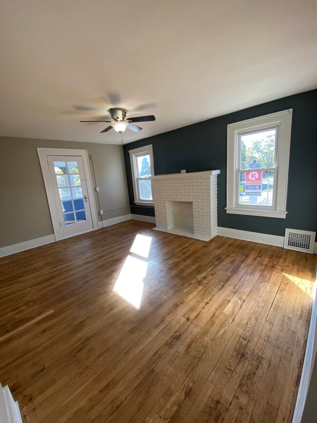 1806 4th St in Cuyahoga Falls, OH - Building Photo - Building Photo