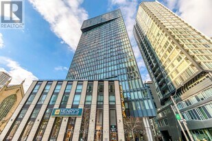 60 Shuter St in Toronto, ON - Building Photo