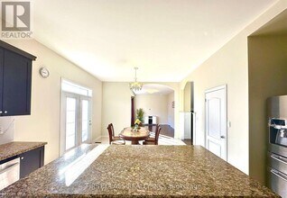 60 Wozniak Cres in Markham, ON - Building Photo - Building Photo