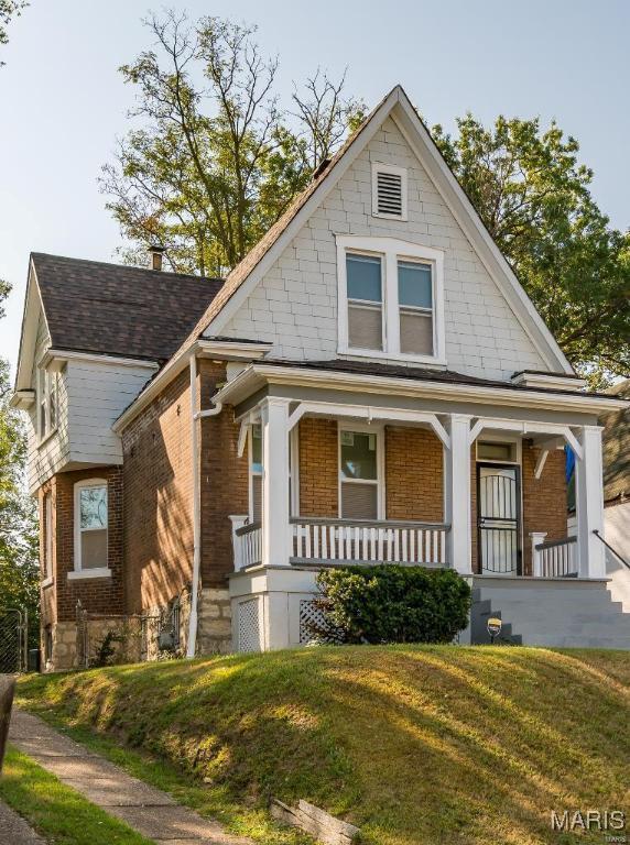 property at 5638 Summit Pl