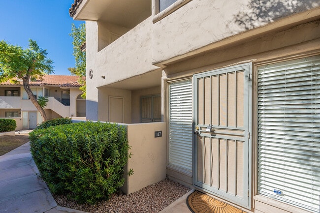 1820 E Morten Ave in Phoenix, AZ - Building Photo - Building Photo