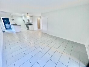 Cleon Villas in North Hollywood, CA - Building Photo - Building Photo