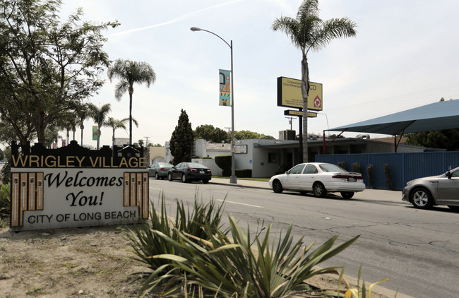 2447-2457 Pacific Ave in Long Beach, CA - Foto de edificio - Building Photo