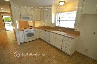 6568 Pacheco Way in Citrus Heights, CA - Foto de edificio - Building Photo