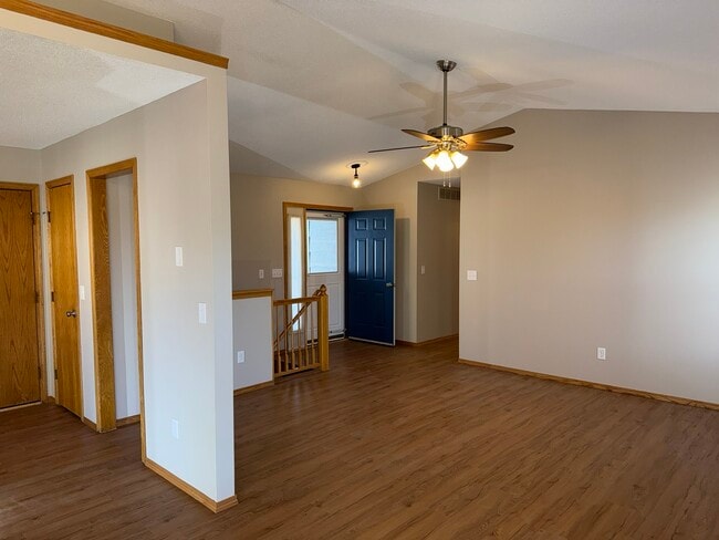 1817 N Pine Grove St in Wichita, KS - Building Photo - Building Photo