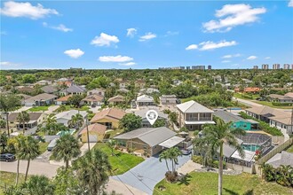 814 107th Ave N in Naples, FL - Building Photo - Building Photo