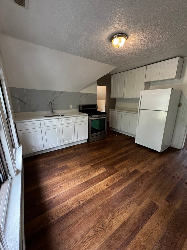 113 Ivy St, Unit 3rd floor