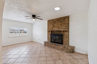 404 Rock Pl in Moore, OK - Foto de edificio - Building Photo