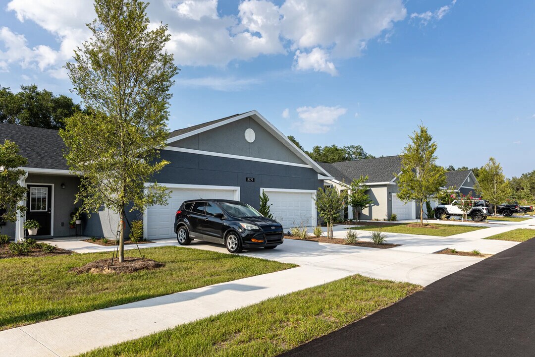 West Shire Village in Ocala, FL - Building Photo