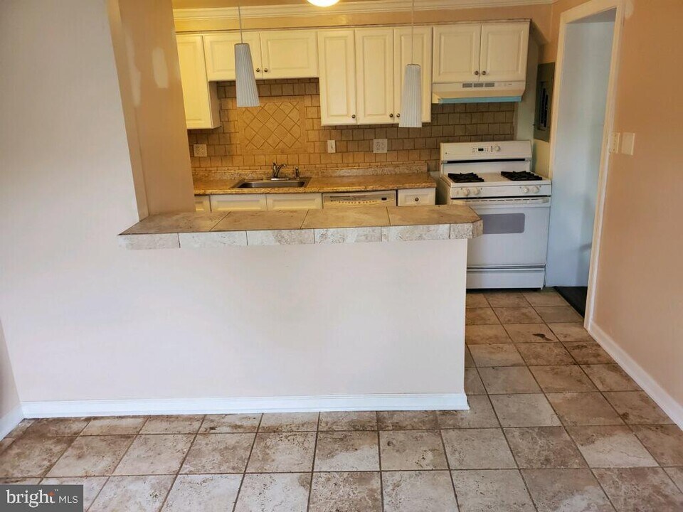 7501 Allendale Dr in Hyattsville, MD - Building Photo