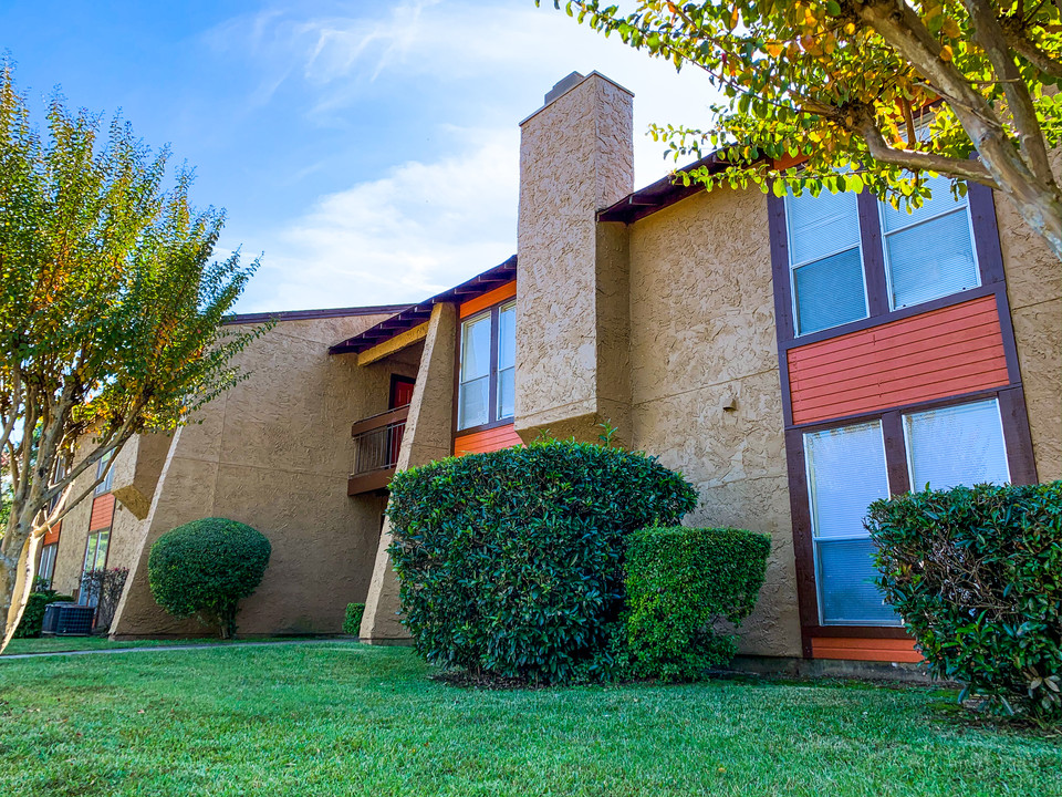 Kingwood Forest in Shreveport, LA - Building Photo