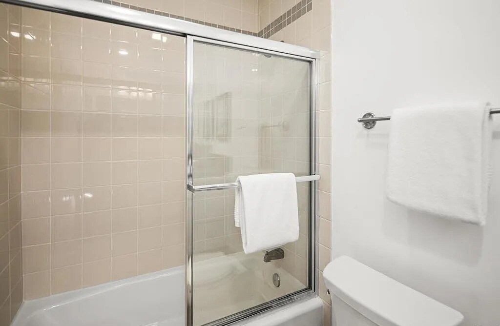 8581 Villa La Jolla Dr in San Diego, CA - Building Photo