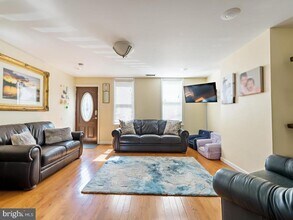 1025 E Columbia Ave in Philadelphia, PA - Building Photo - Building Photo