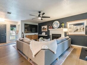 12005 Thompkins Dr in Austin, TX - Building Photo - Building Photo