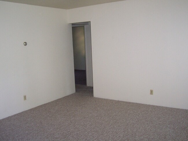 2110 Elm Ln in Manhattan, KS - Building Photo - Building Photo