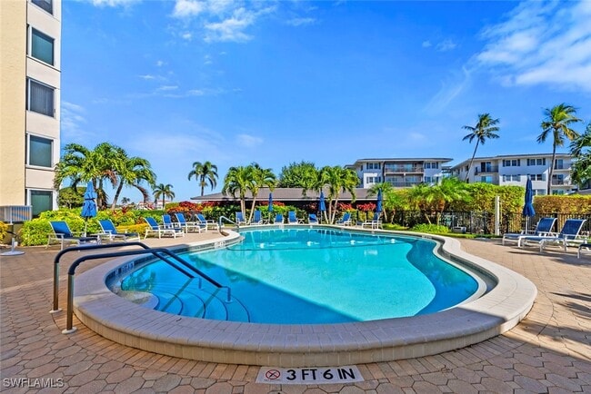 property at 3420 Gulf Shore Blvd N