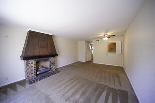 2116 Hobbs Rd, Unit L-2 in Nashville, TN - Building Photo