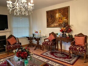 7 Mariano Ct in Franklin Township, NJ - Building Photo - Building Photo