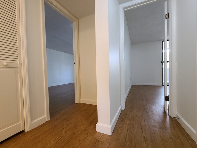 701 SW 75th St, Unit 103 in Gainesville, FL - Foto de edificio - Building Photo