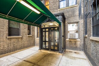 412 W 110th St in New York, NY - Foto de edificio - Building Photo