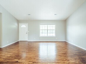 7 Claypole Ln in Bella Vista, AR - Building Photo - Building Photo