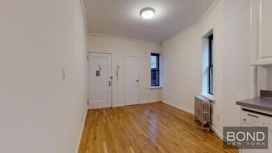 241 E 38th St in New York, NY - Foto de edificio - Building Photo