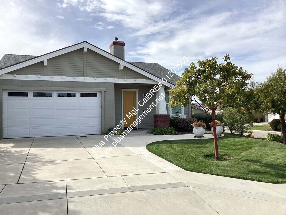 405 S 1st St in Santa Maria, CA - Building Photo
