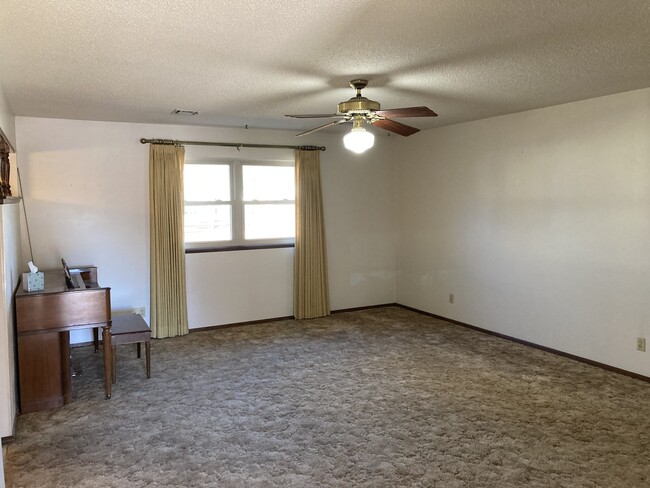 402 Juniper St in Woodward, OK - Building Photo - Building Photo