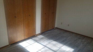 1063 E 16th St, Unit Unit 2 Downstairs in Holland, MI - Building Photo - Building Photo