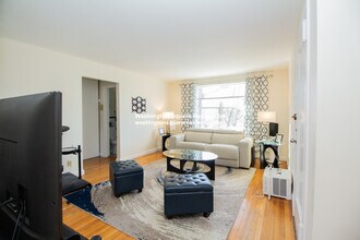 38 Dean Rd in Brookline, MA - Building Photo - Building Photo
