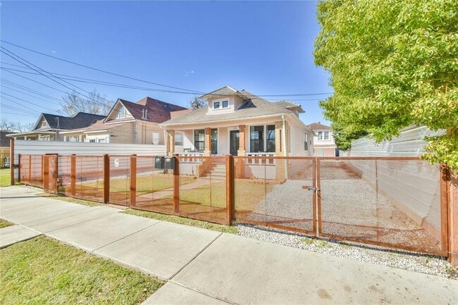 104 Bryan St in Houston, TX - Building Photo - Building Photo