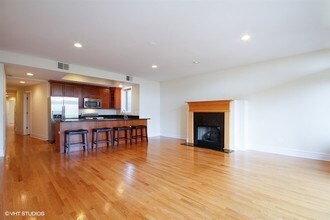 2942 N Lincoln Ave-Unit -3S in Chicago, IL - Foto de edificio - Building Photo