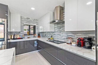 830 SW 93rd Ave in Miami, FL - Building Photo - Building Photo