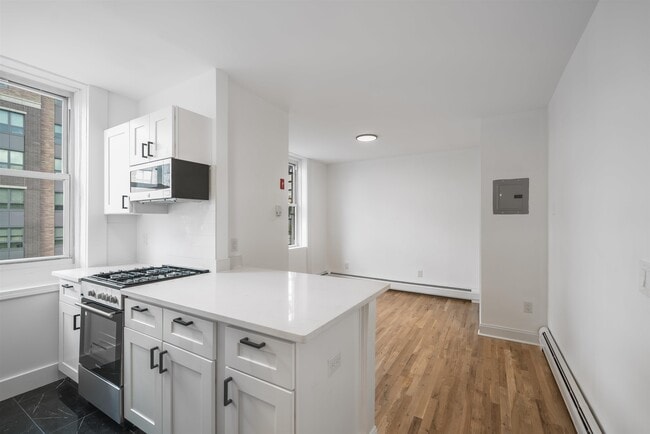 1327 Willow Ave in Hoboken, NJ - Building Photo - Building Photo