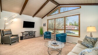 908 Arthur Dr in Elgin, IL - Building Photo