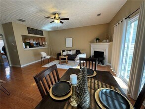 801 Old Peachtree Rd NW in Suwanee, GA - Foto de edificio - Building Photo