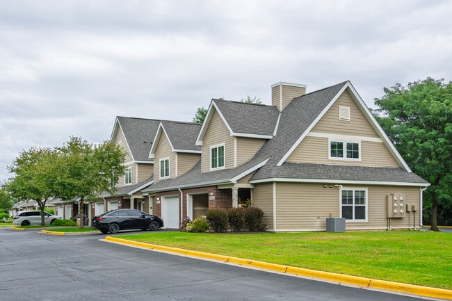 Prairie Crossing in Lakeville, MN - Building Photo - Building Photo