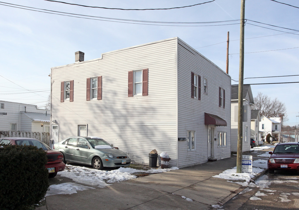 908 Union St in Lancaster, OH - Foto de edificio