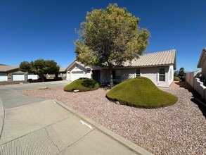 660 Country Club Dr in Kingman, AZ - Building Photo - Building Photo