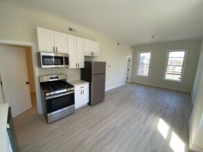 1322 W Ohio St, Unit 2R in Chicago, IL - Foto de edificio - Building Photo