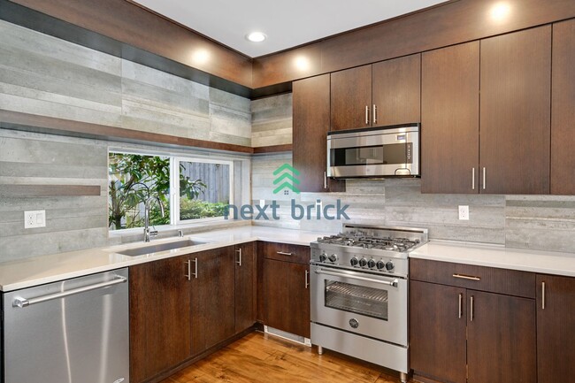 property at 1368 W Bertona St