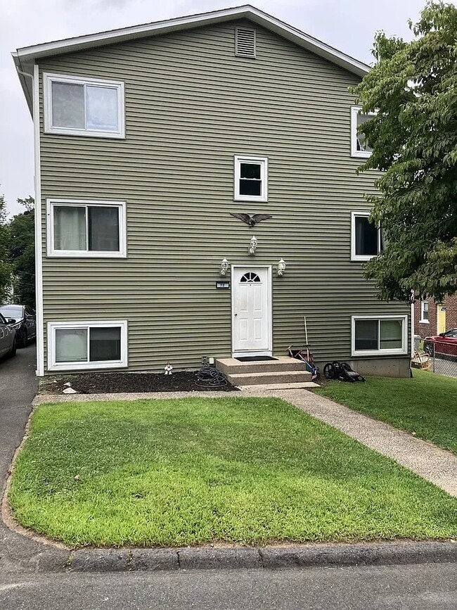 72 Colony St, Unit 2