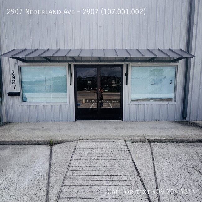 2907 Nederland Ave in Nederland, TX - Building Photo - Building Photo