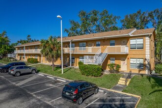 Rio Vista Village in St. Petersburg, FL - Building Photo - Building Photo