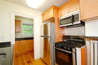 20 Trinity Terrace in Newton, MA - Building Photo - Building Photo