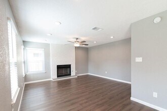 8319 Columbia Falls Dr in Round Rock, TX - Foto de edificio - Building Photo