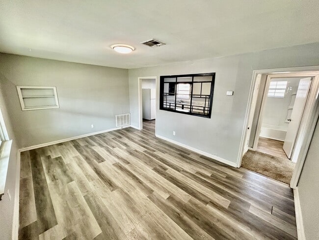 610 W 1st St in Ada, OK - Building Photo - Building Photo