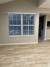 10315 Sommerville Ave in Houston, TX - Foto de edificio - Building Photo
