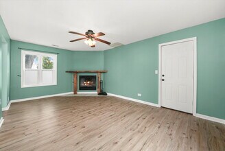 33351 N Park St in Grayslake, IL - Building Photo - Building Photo